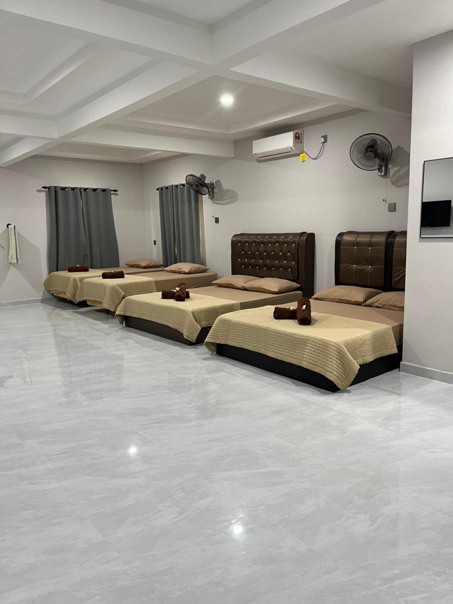 Razak Guest House Setiu Exterior foto
