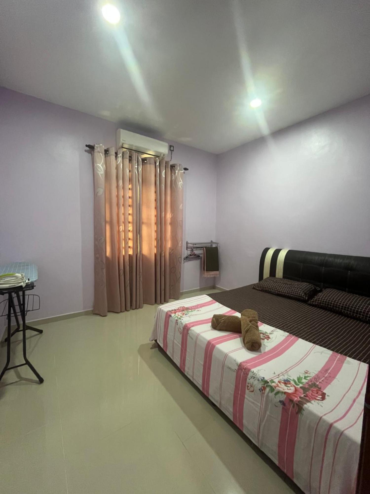 Razak Guest House Setiu Exterior foto