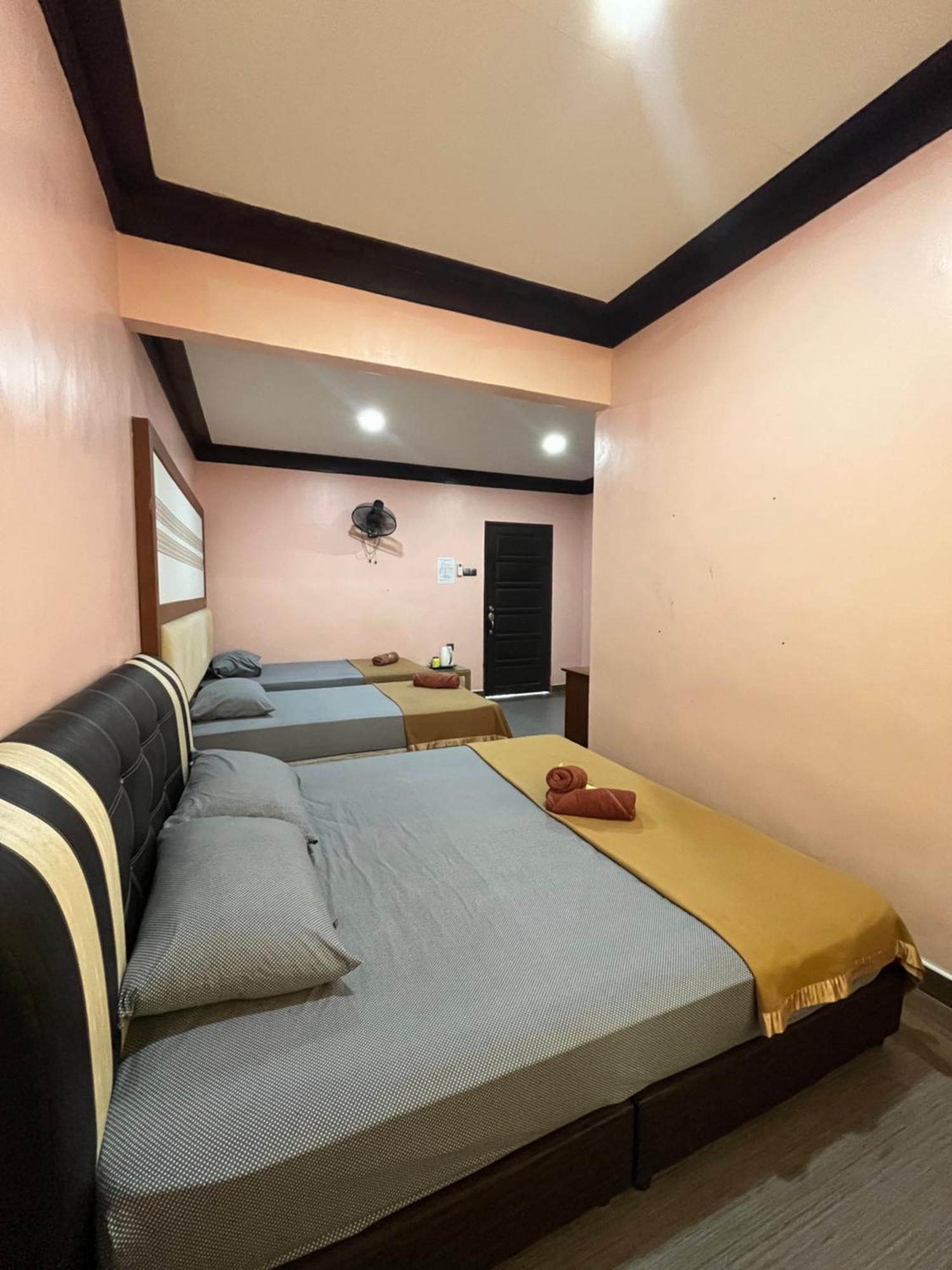 Razak Guest House Setiu Exterior foto
